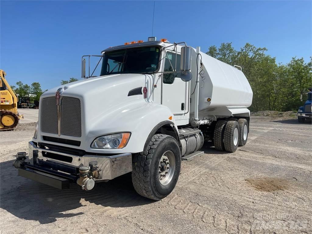Kenworth T440 Wassertanker