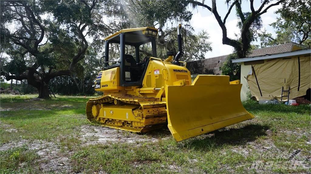 Komatsu D39PX-24 Bulldozer