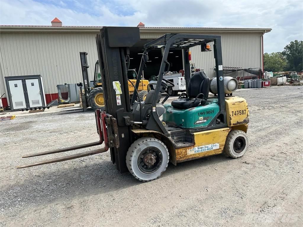 Komatsu FG25T-14 Andere Gabelstapler