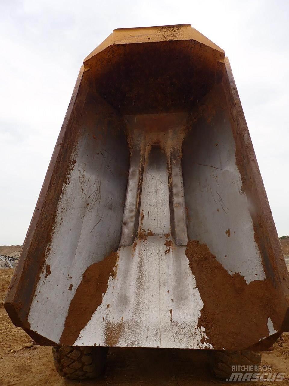 Komatsu HM400-3 Dumper - Knickgelenk