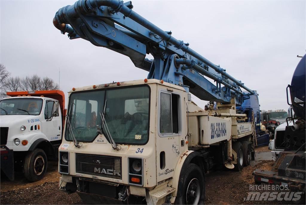 Mack MR686S Betonmischer