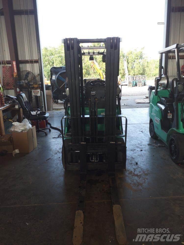 Mitsubishi FGC25 Andere Gabelstapler