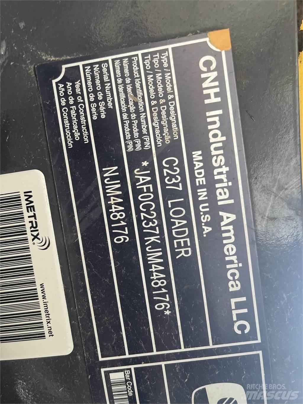 New Holland C237 Kompaktlader