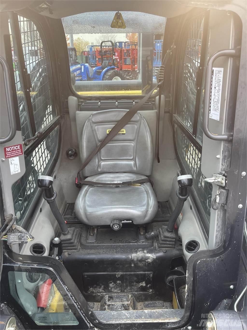 New Holland C237 Kompaktlader