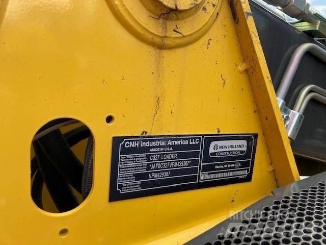New Holland C327 Kompaktlader