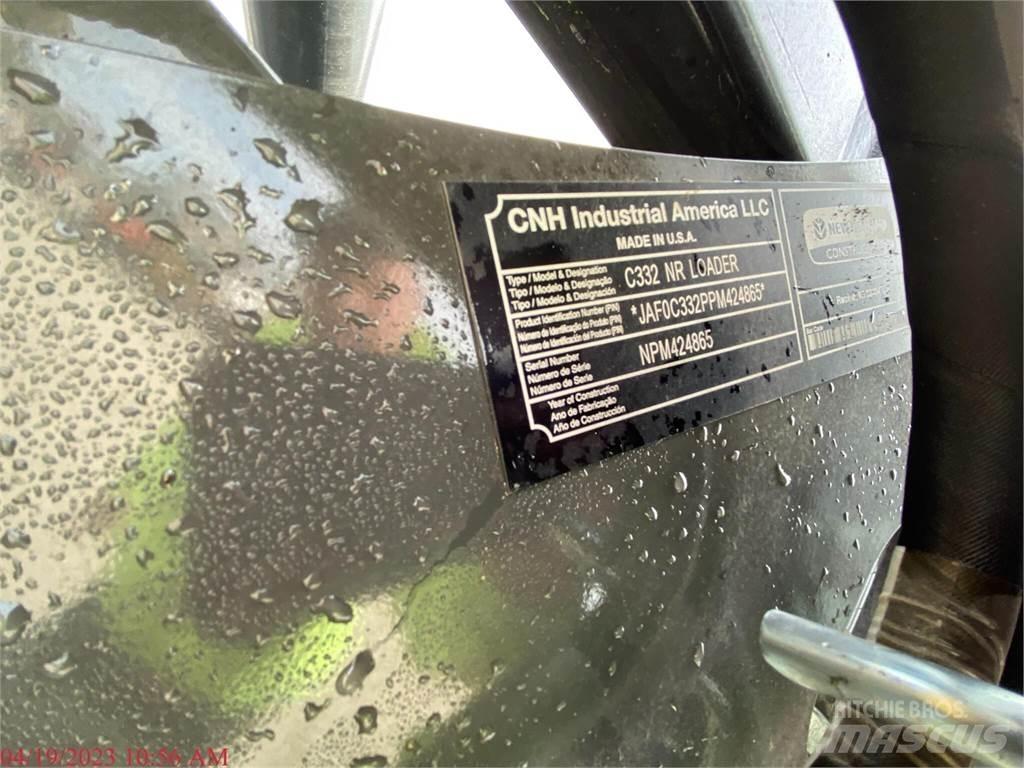 New Holland C332 Kompaktlader