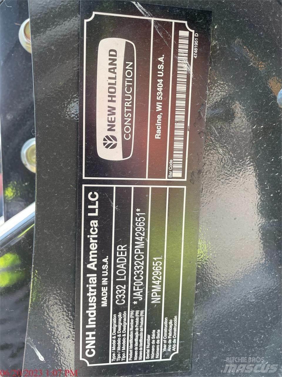 New Holland C332 Kompaktlader