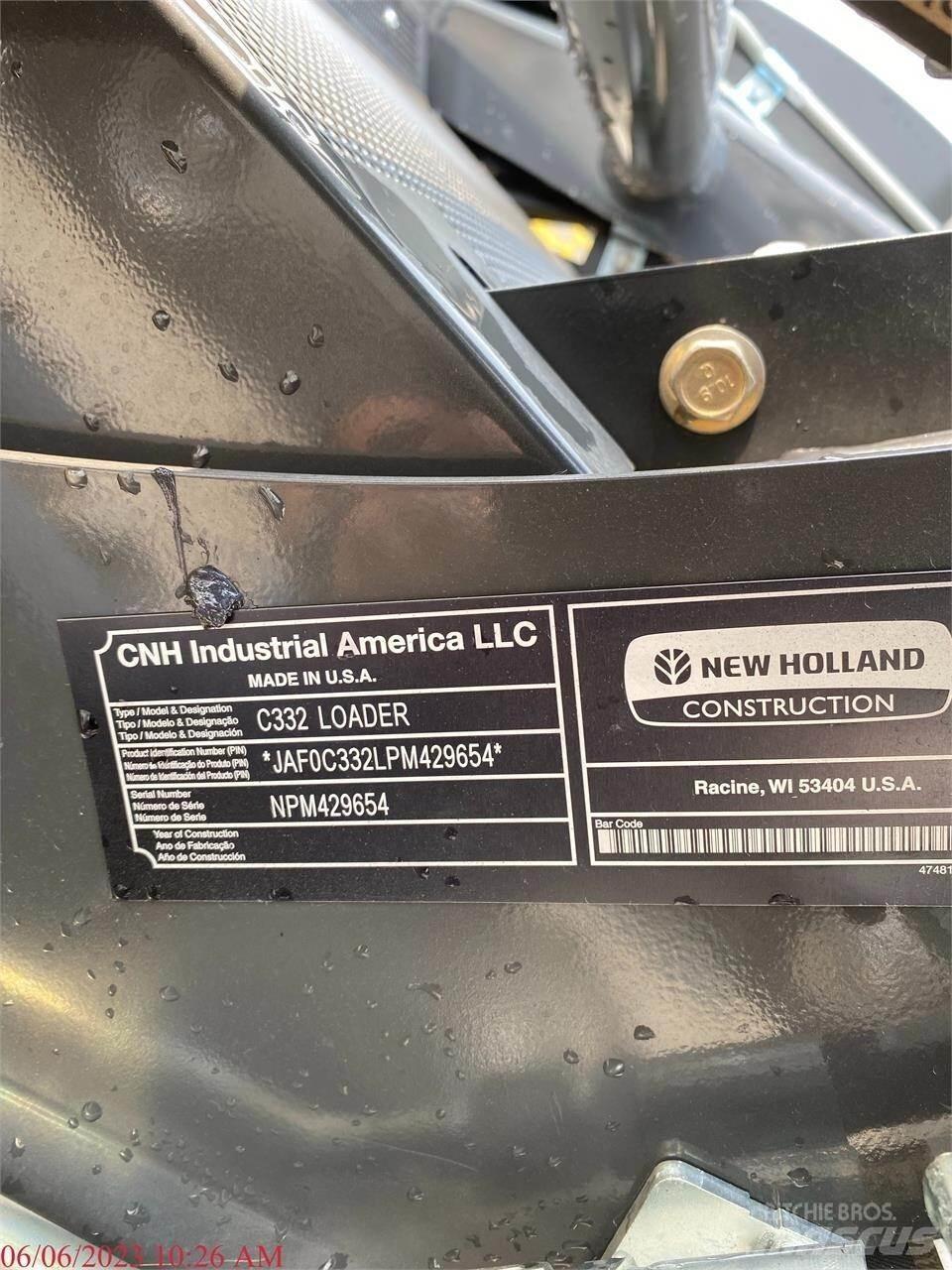 New Holland C332 Kompaktlader