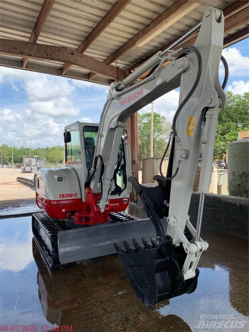 Takeuchi TB250-2 Minibagger < 7t