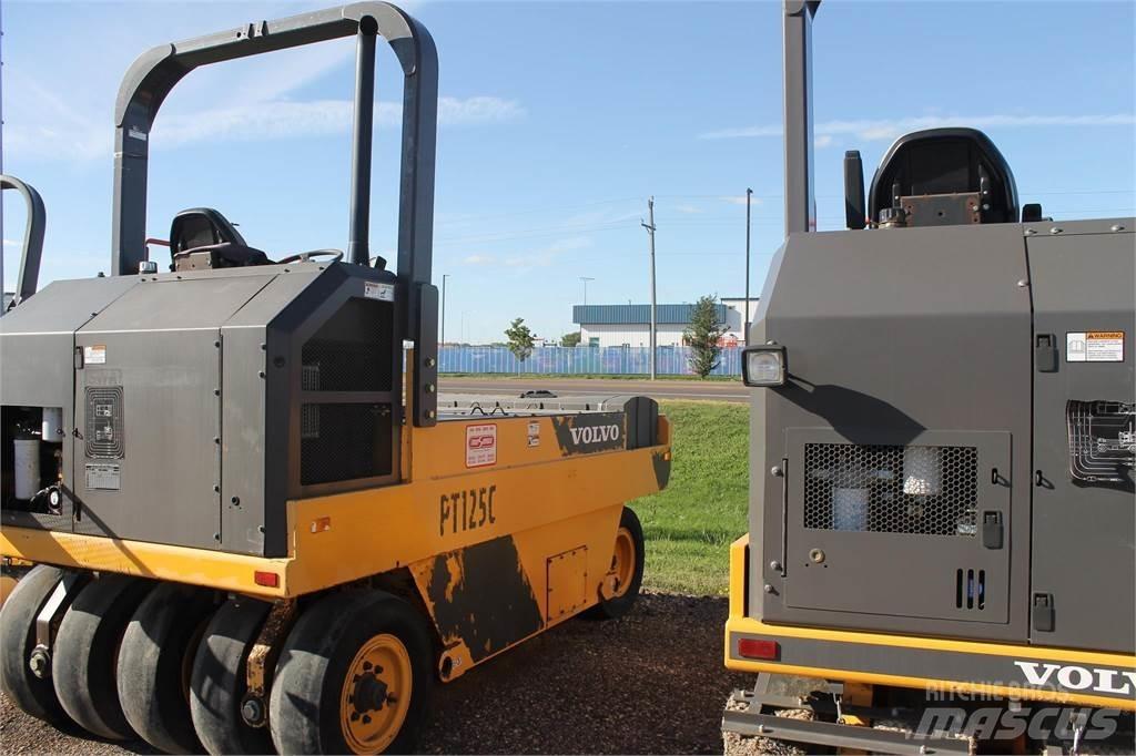 Volvo PT125C Gummiradwalzen