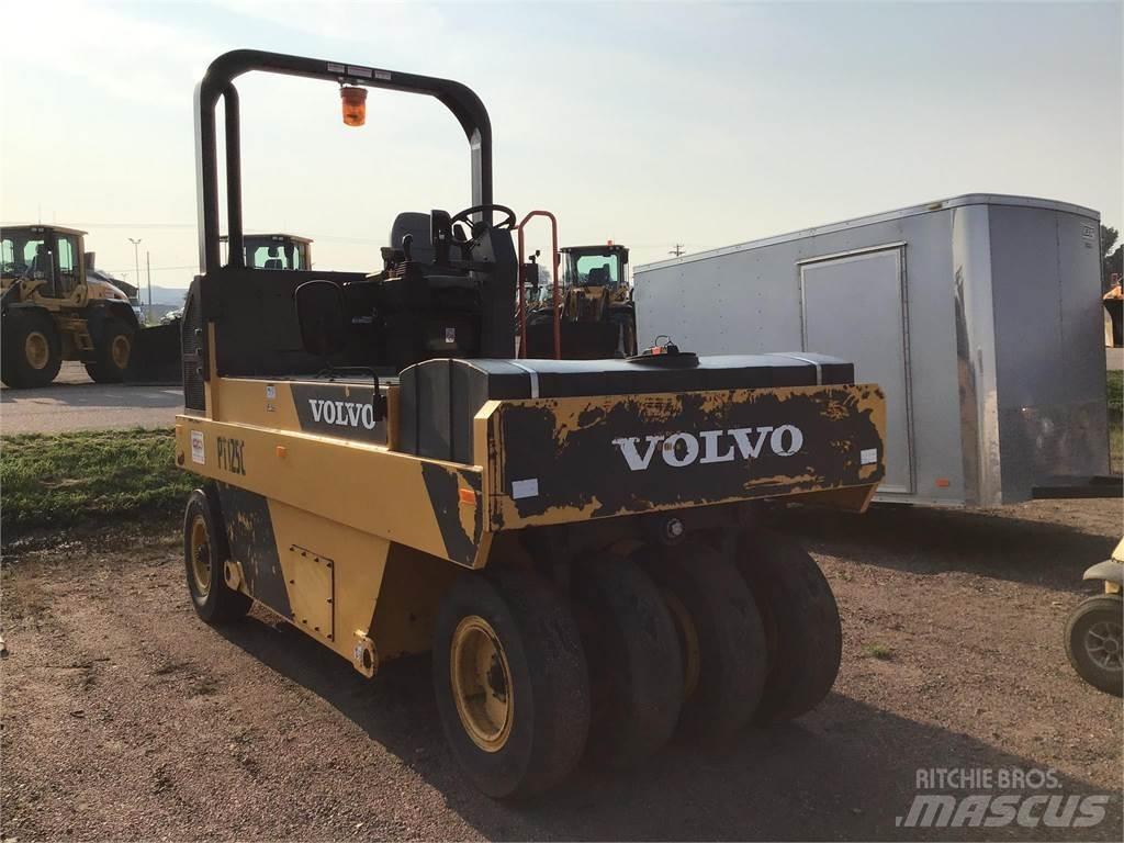 Volvo PT125C Gummiradwalzen