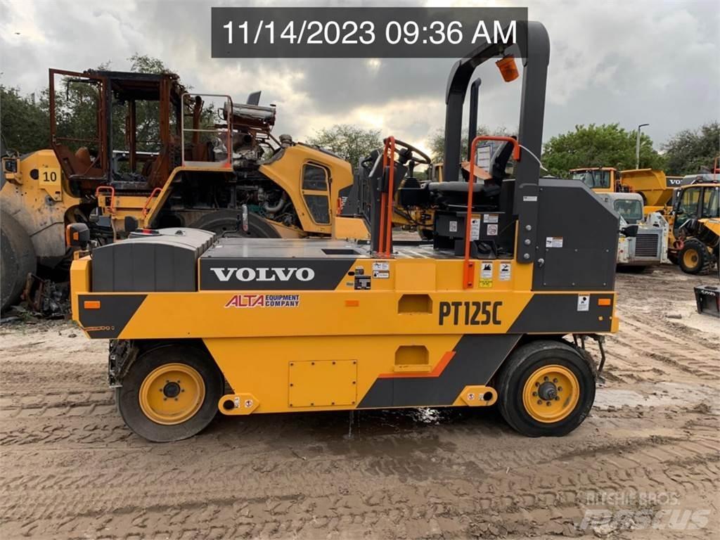 Volvo PT125C Gummiradwalzen