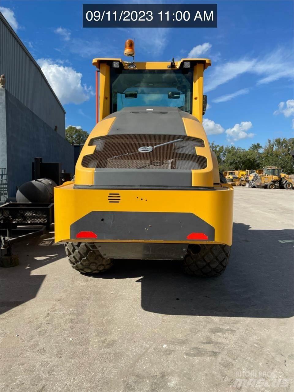Volvo SD115B Tandemwalzen