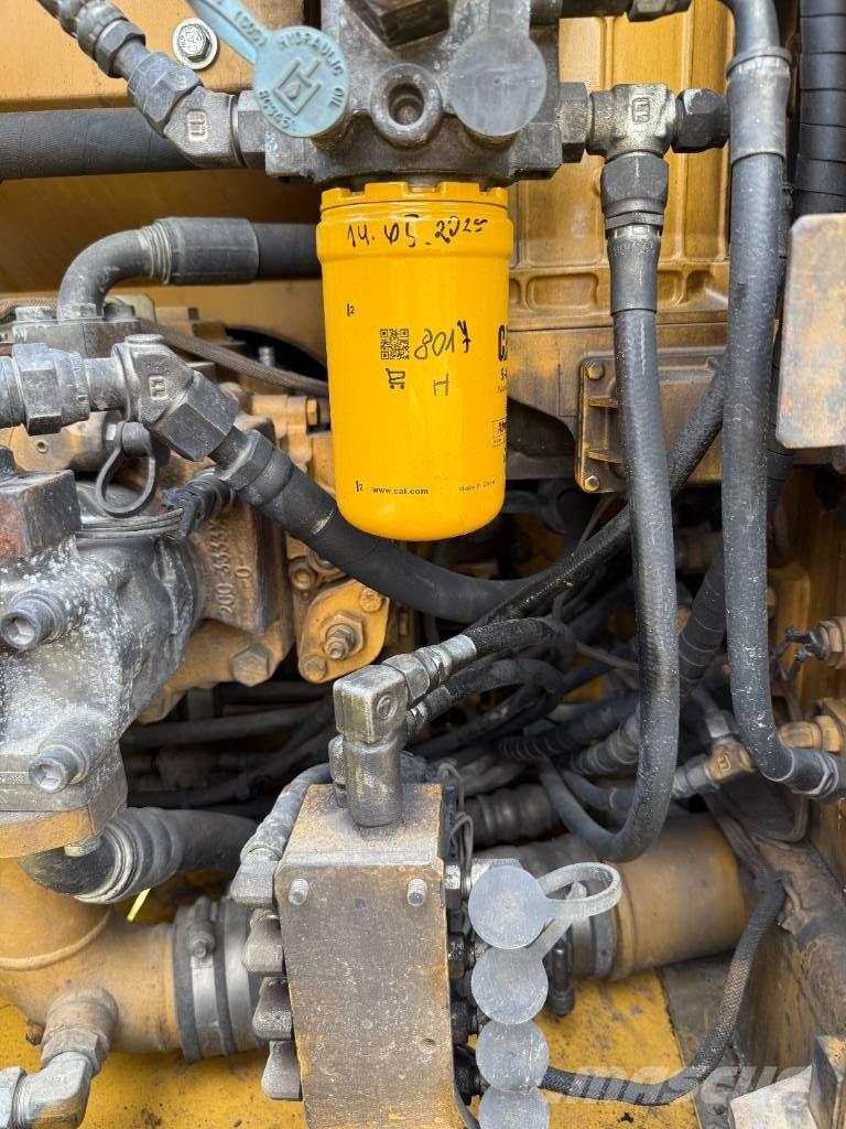 CAT 323 D L Raupenbagger