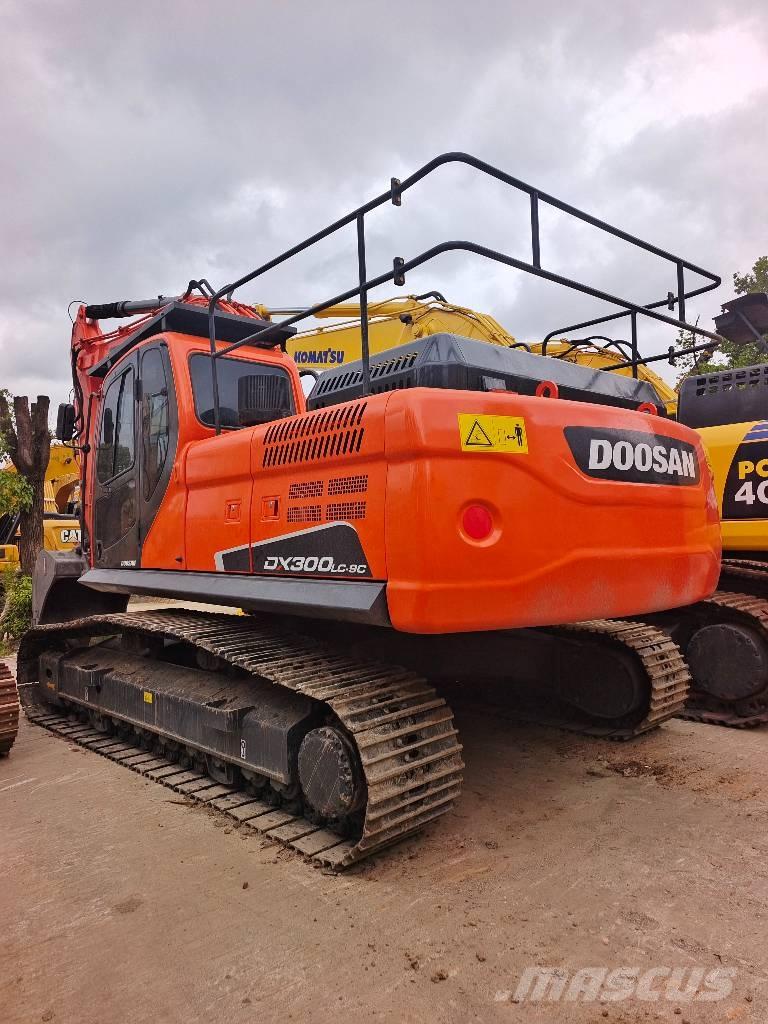 Doosan DX 300 Raupenbagger