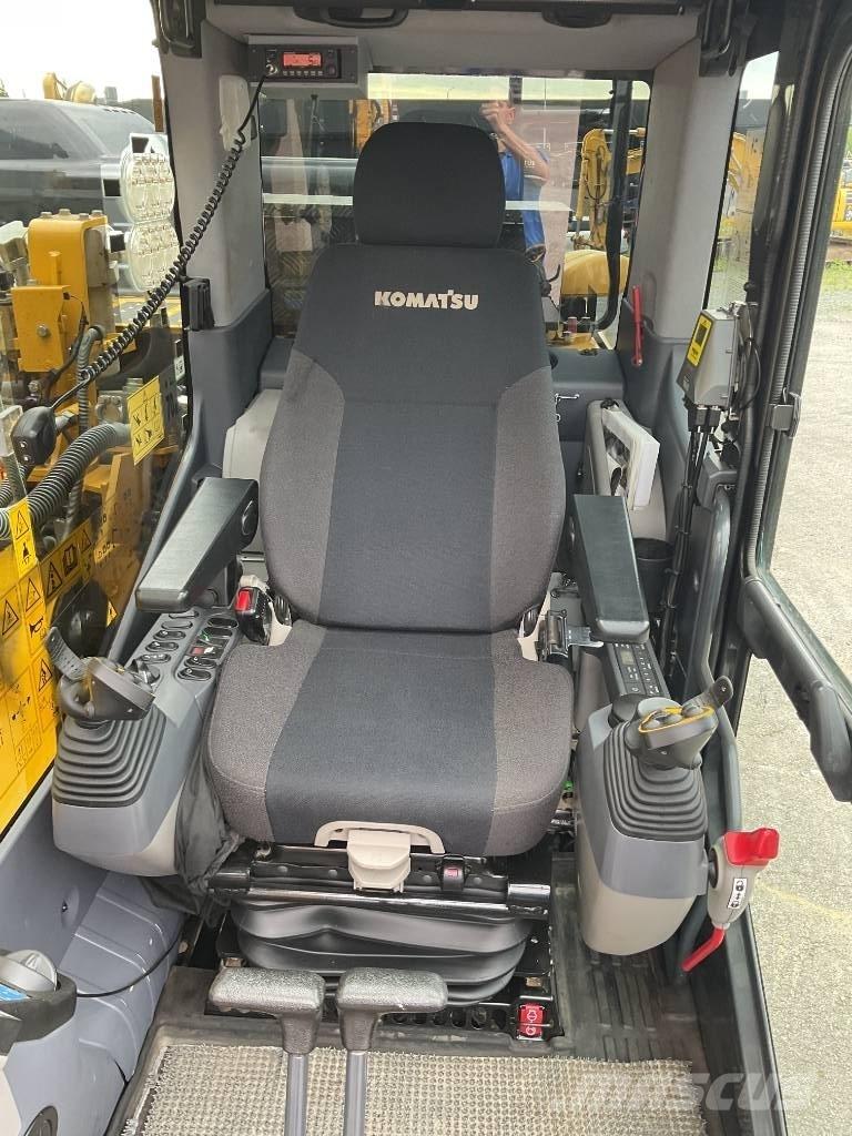 Komatsu PC240LC-11 Raupenbagger