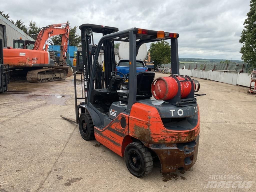 Toyota 02-8FGF25 Gasstapler