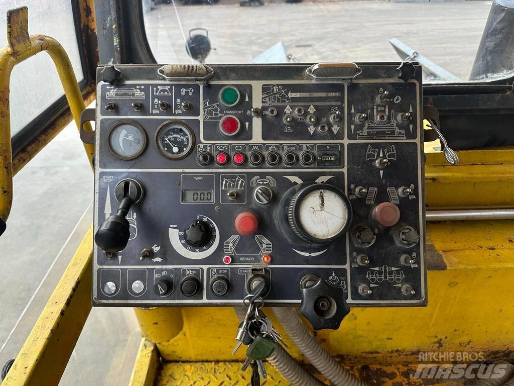Demag DF 140 C Strassenfertiger