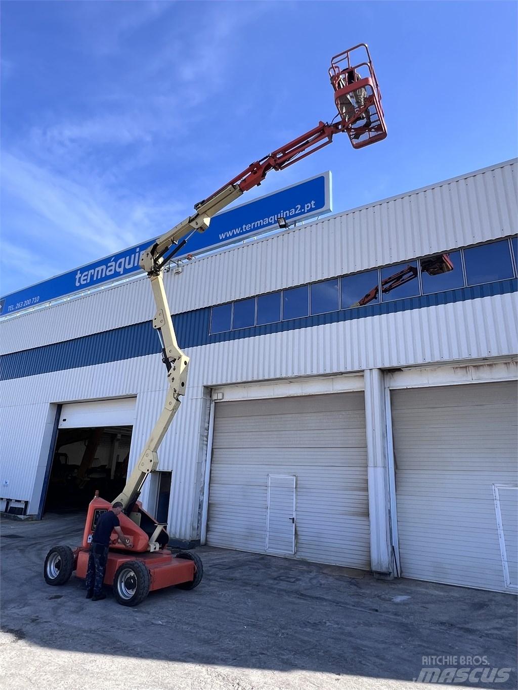 JLG E450 AJ Gelenkteleskoparbeitsbühnen