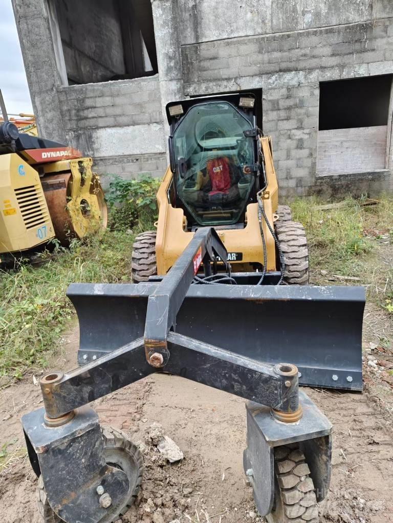 CAT 246C Kompaktlader