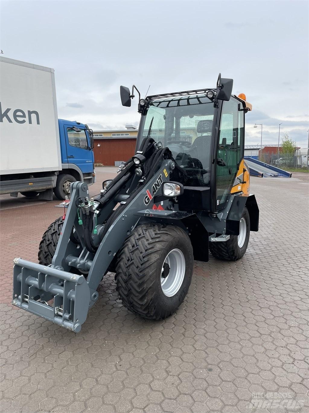 GiANT G3500 X-TRA Kompaktlader