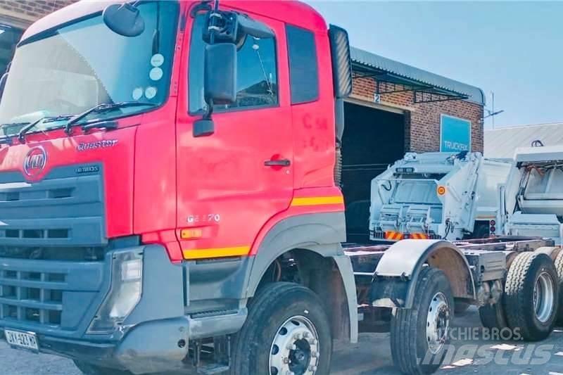 UD CGE 370 8x4 Andere Fahrzeuge