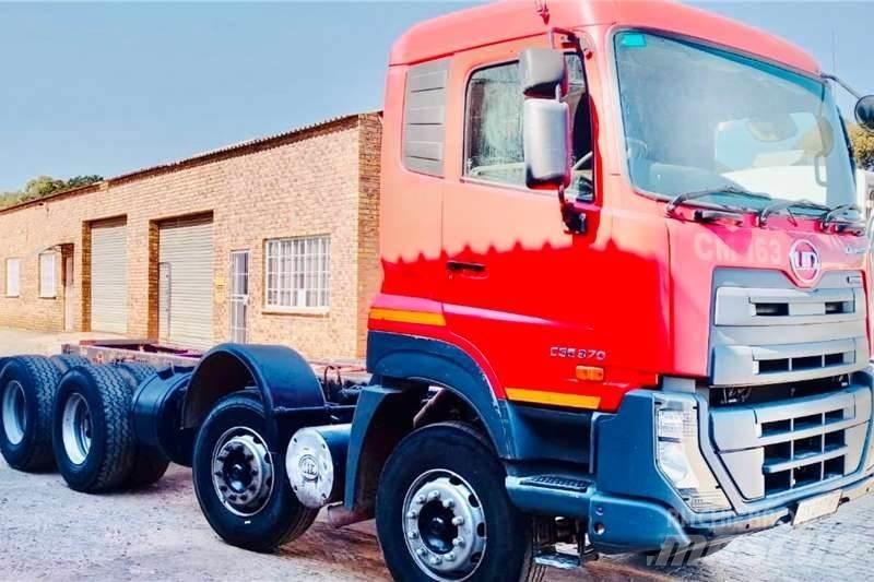 UD CGE 370 8x4 Andere Fahrzeuge