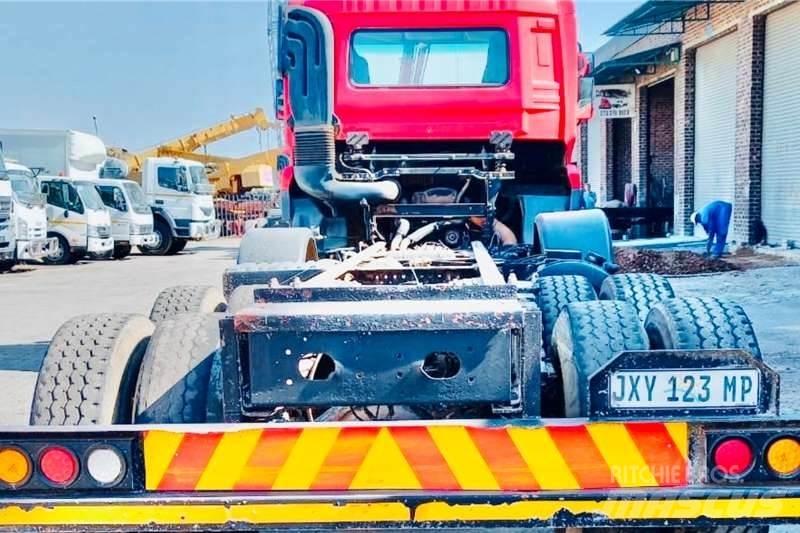 UD CGE 370 8x4 Andere Fahrzeuge