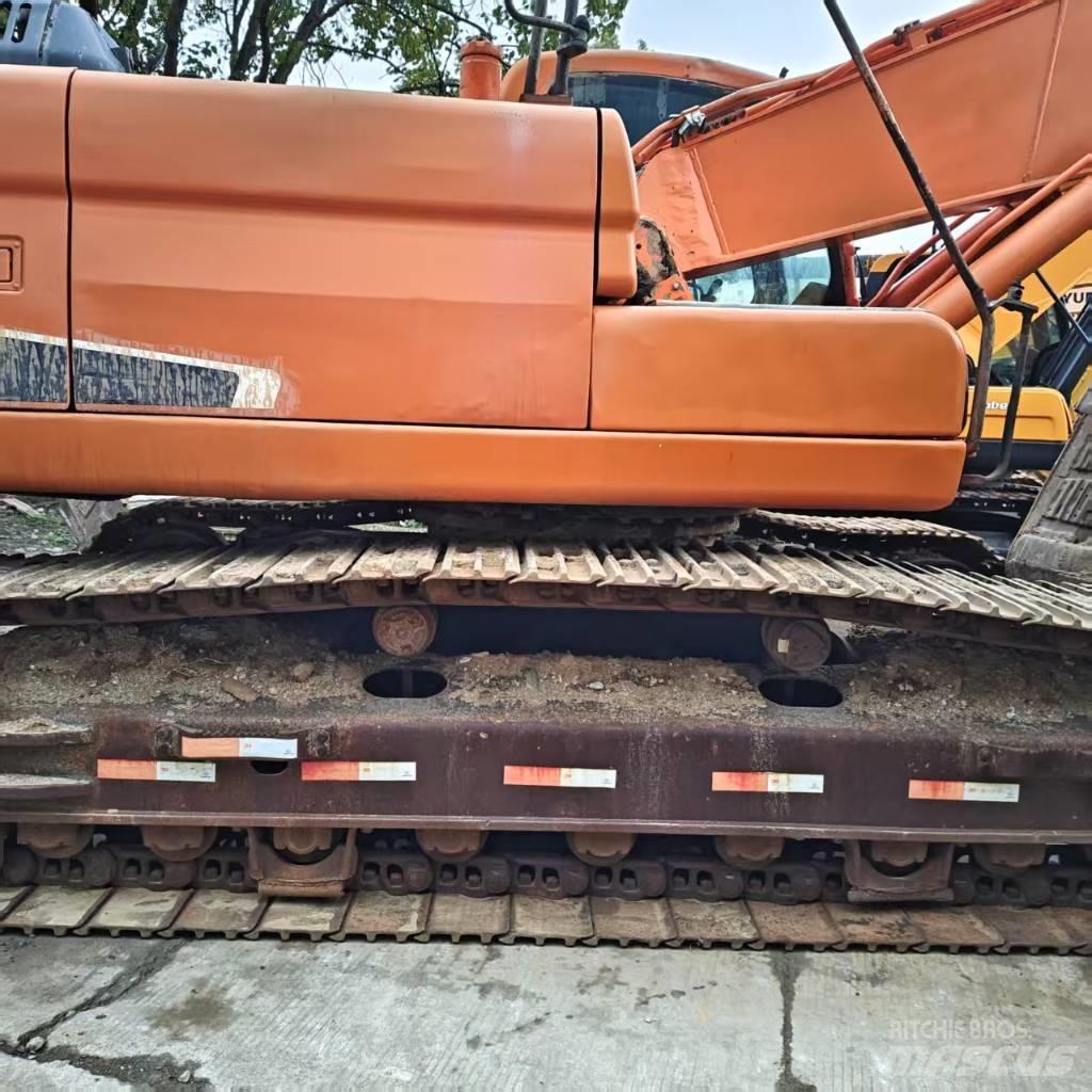 Doosan DX 300 LC Raupenbagger
