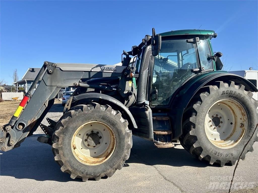 Valtra N 174 VERSU Traktoren