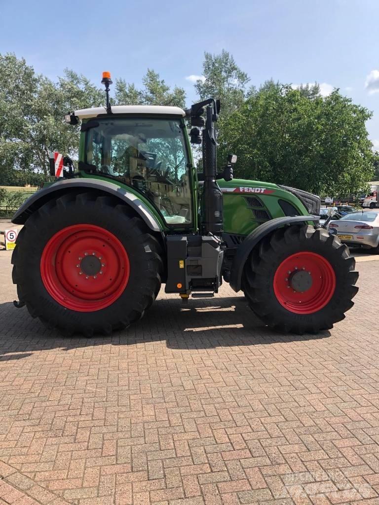 Fendt 718 Vario Traktoren