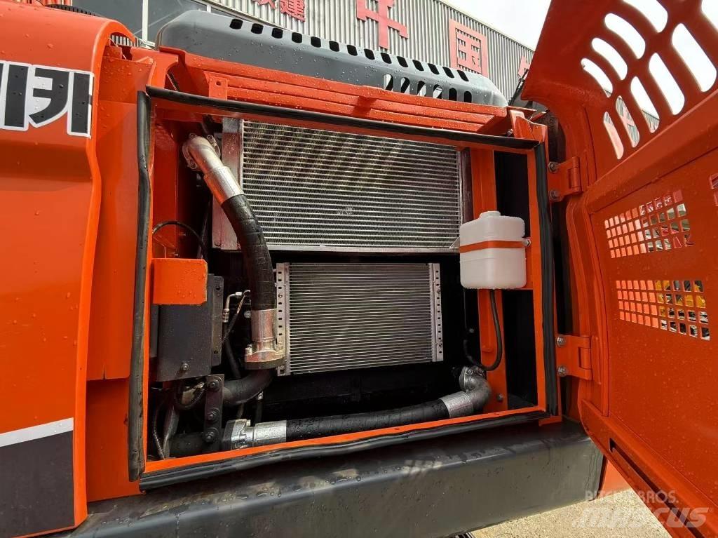Doosan DX 225 LCA Raupenbagger