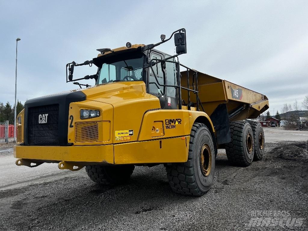 CAT 745 Dumper - Knickgelenk