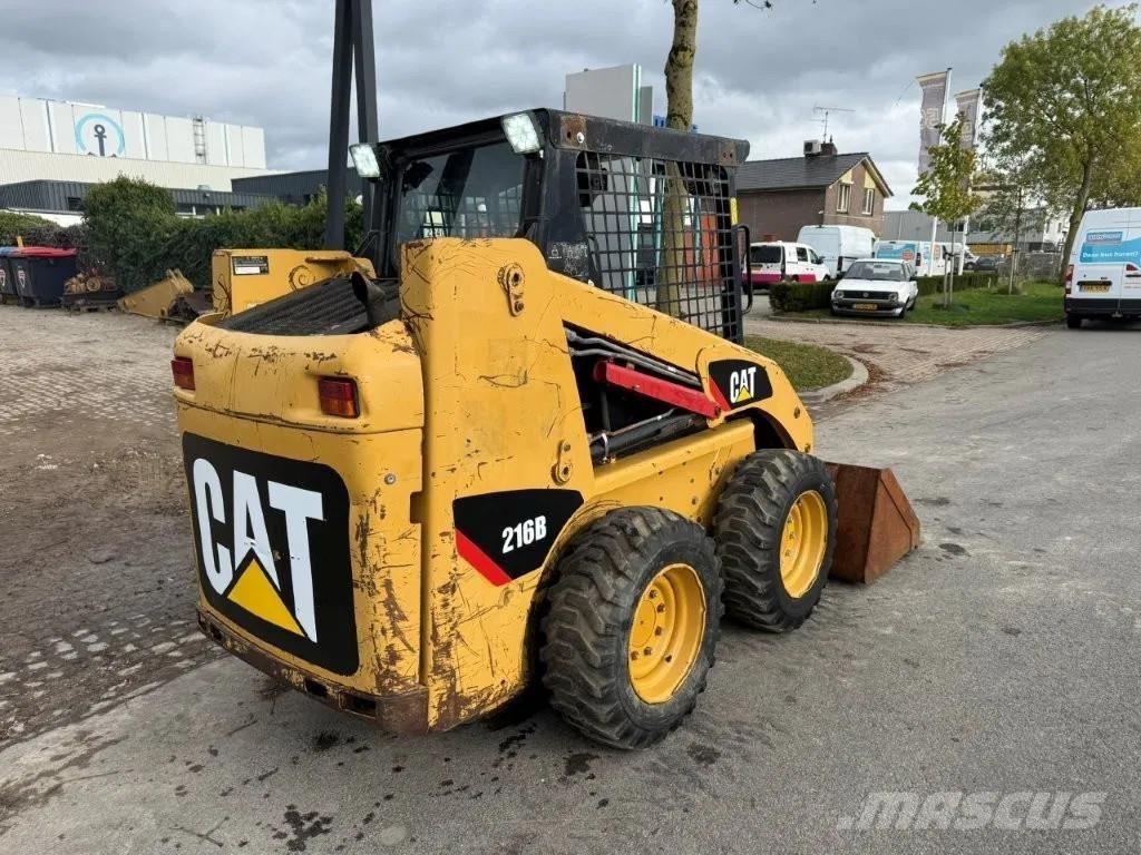 CAT 216B (226B) Kompaktlader