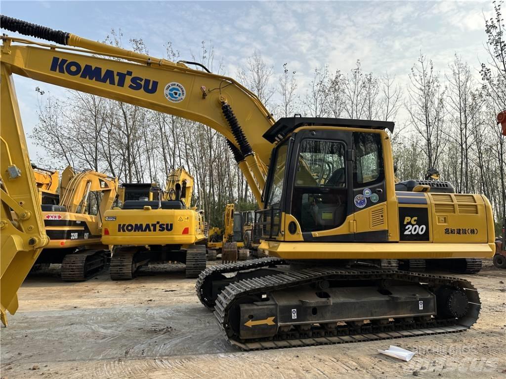 Komatsu PC200-8 Raupenbagger