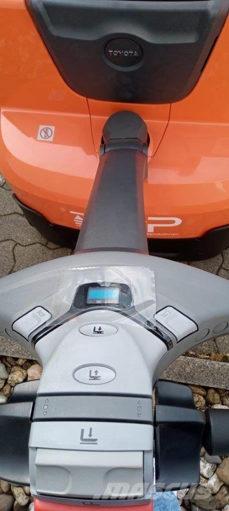 Toyota SWE120L Deichselstapler
