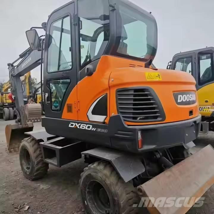 Doosan DX 60W Mobilbagger