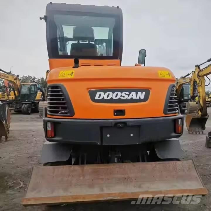 Doosan DX 60W Mobilbagger