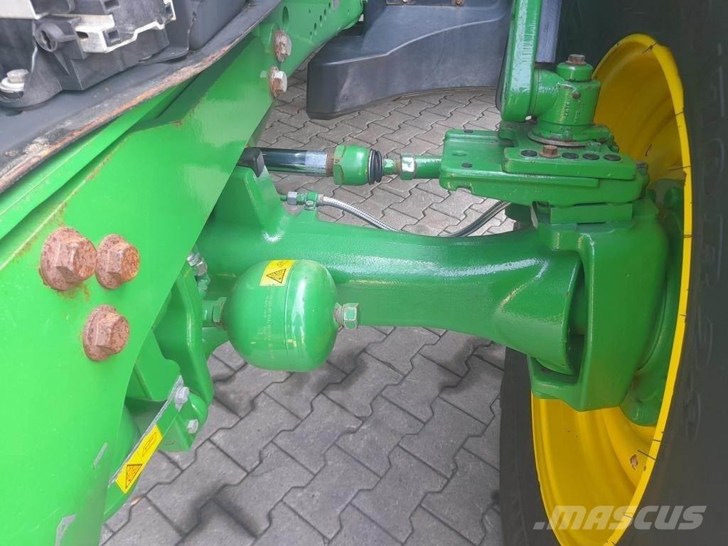 John Deere 6215R Traktoren