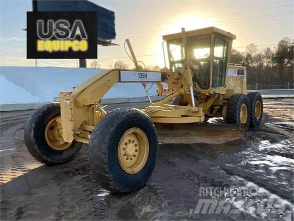 CAT 135H Grader