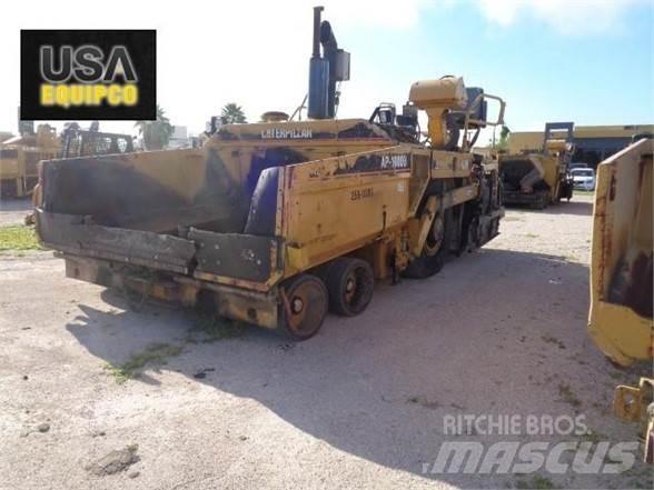 CAT AP-1000B Strassenfertiger