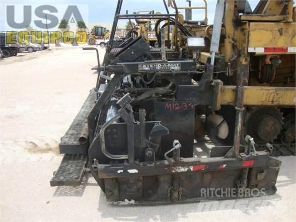 CAT AP-1050B Strassenfertiger