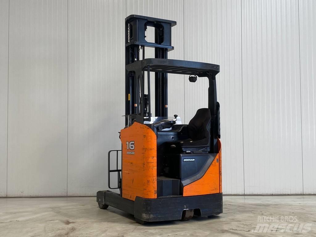 Doosan BR16JW- 7 PLUS Schubmaststapler