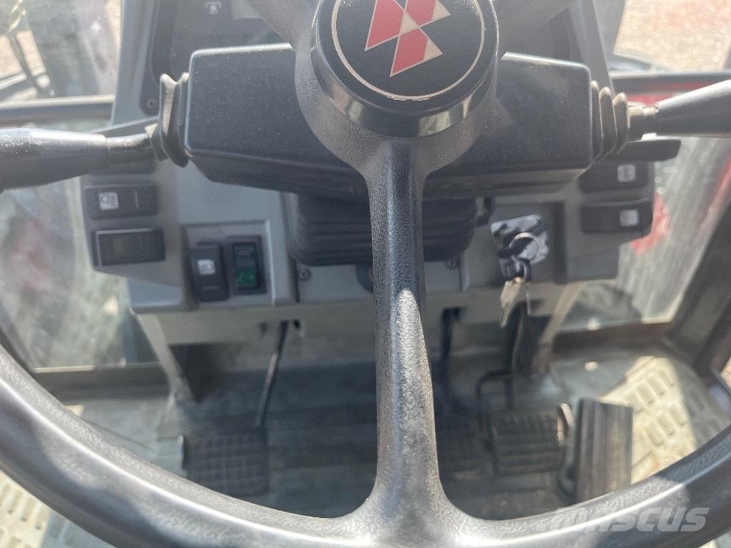 Massey Ferguson 8110 Traktoren