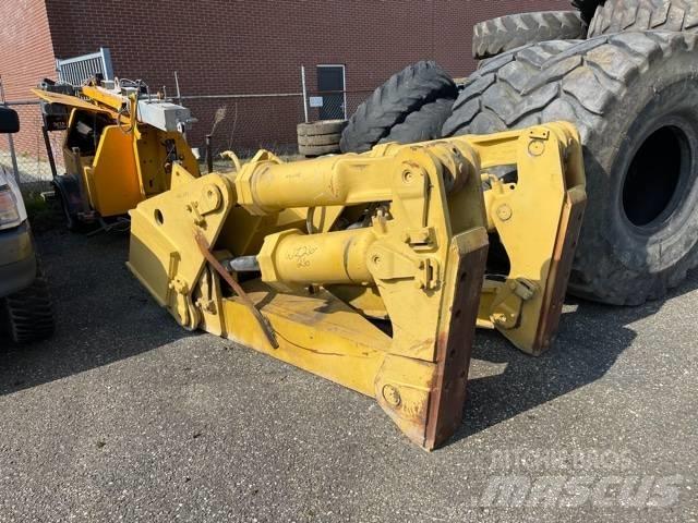 CAT D 8 R Ripper Andere Zubehörteile