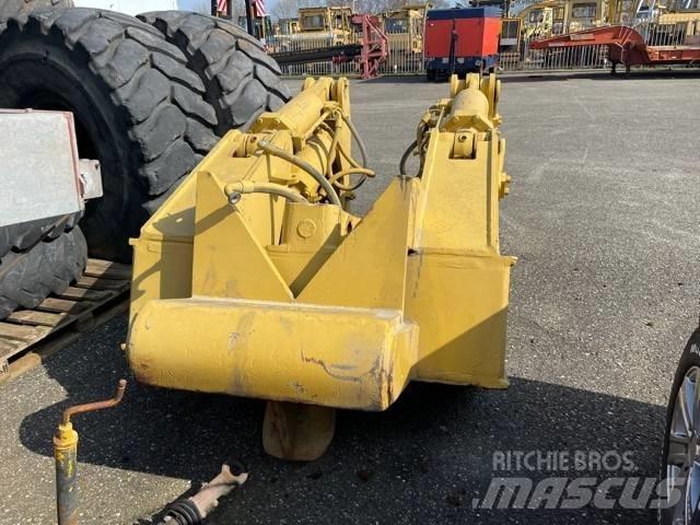 CAT D 8 R Ripper Andere Zubehörteile