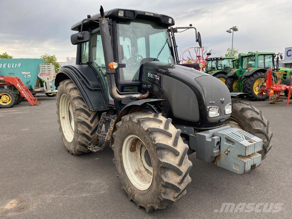 Valtra N92 HITECH Traktoren