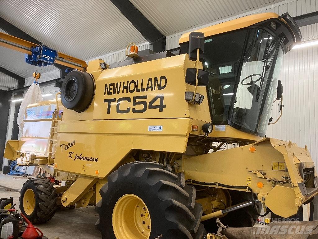 New Holland TC 54 Mähdrescher