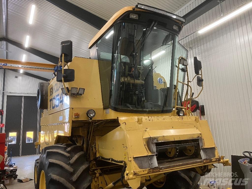 New Holland TC 54 Mähdrescher