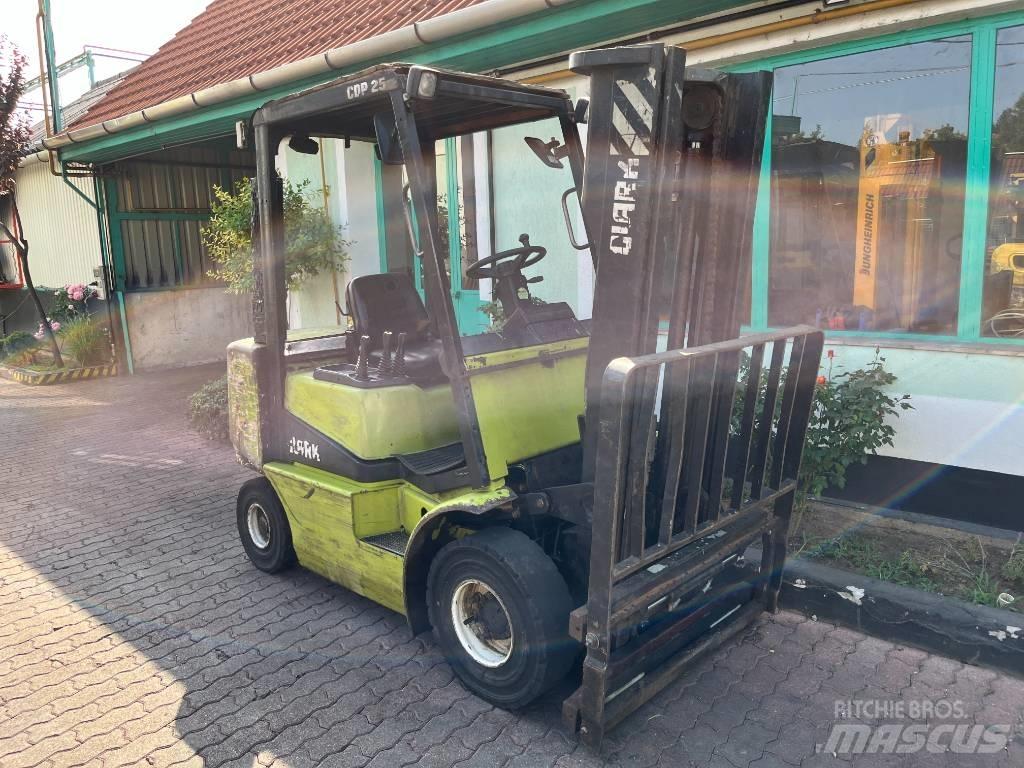 Clark CDP 25 V-4169 Dieselstapler